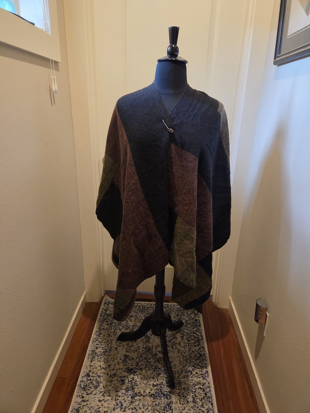 Max Edition Black Multi-Color Geometric Cape